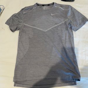 Nike Men’s Dri Fit running shirt size small